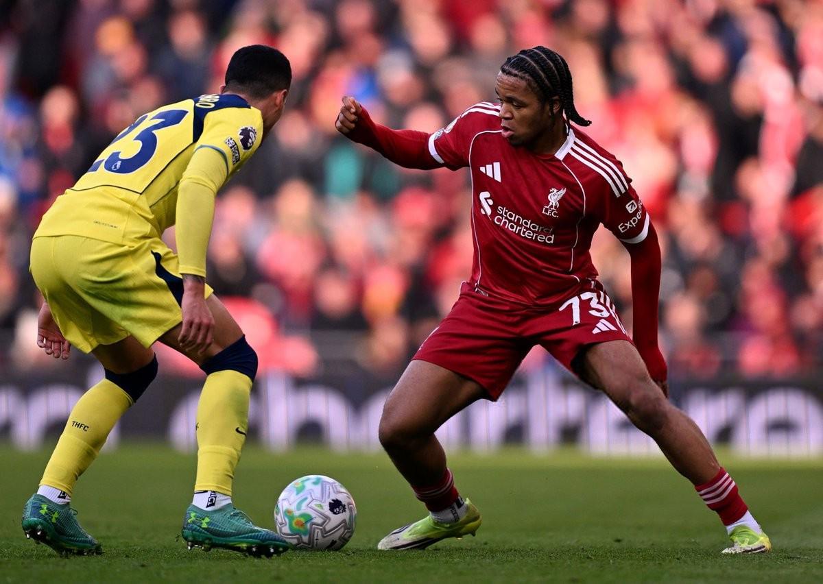 od 官网-恩古莫哈半场完成6次过人，本赛季英超仅6人全场过人次数更多